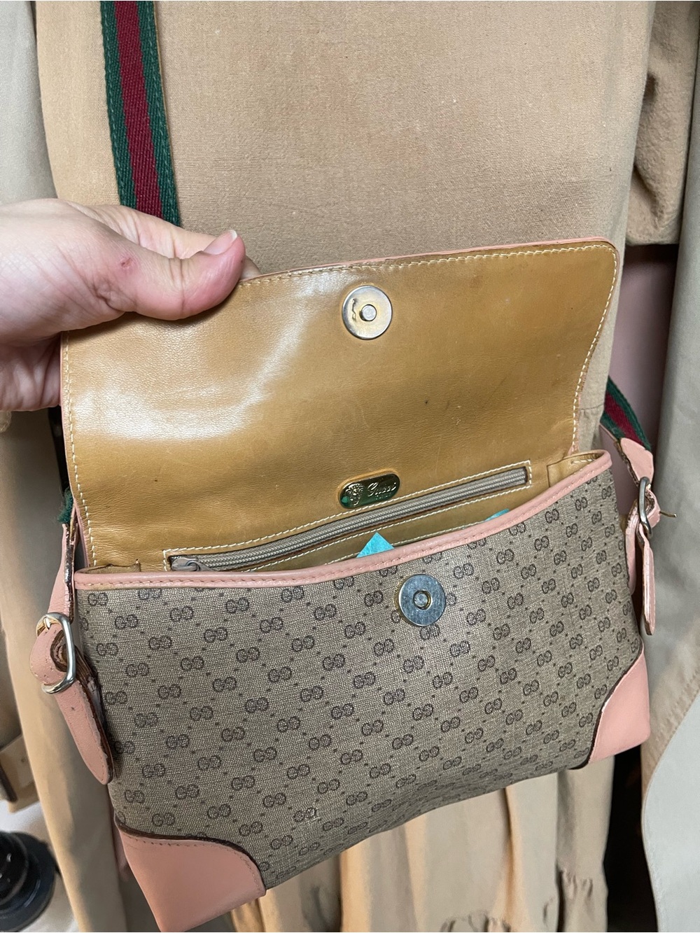Authentic Gucci vintage micro GG crossbody bag - Picture 10 of 13